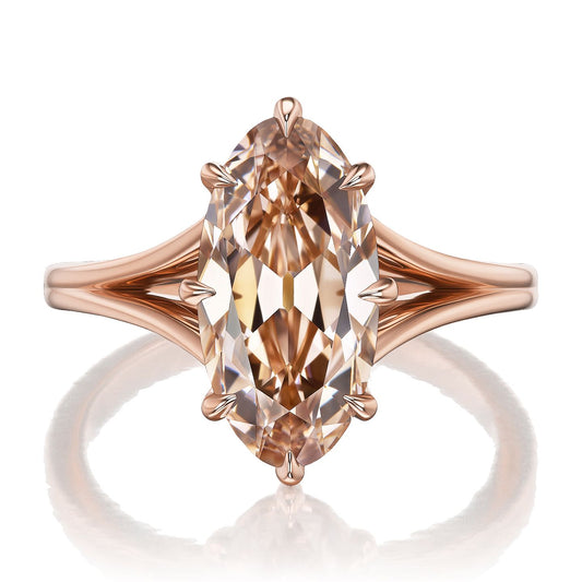 ::color_rose ::| Ophelia 3.2ct moval oval lab-grown champagne diamond solitaire engagement ring with a split shank in rose gold front view