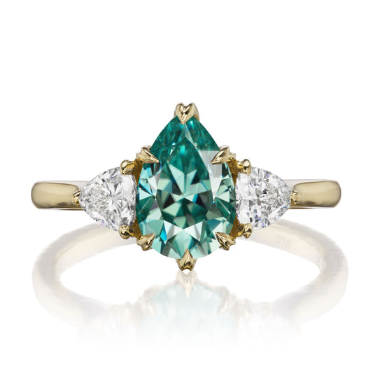 ::color_yellow ::| 1.92ctw pear aqua-teal moissanite three stone engagement ring Brynn yellow gold trillion diamonds front view
