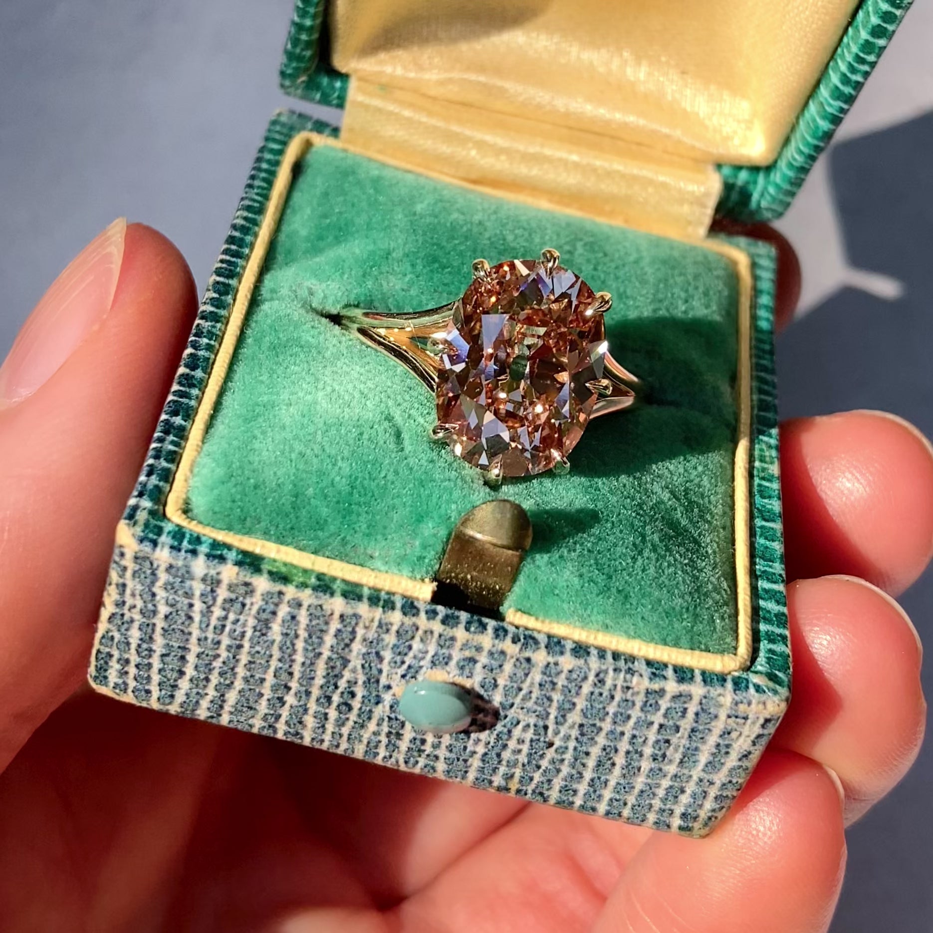 ::color_yellow ::| Ophelia 5ct Old Mine Cut cushion lab-grown champagne diamond solitaire engagement ring with a split shank in yellow gold in ring box video