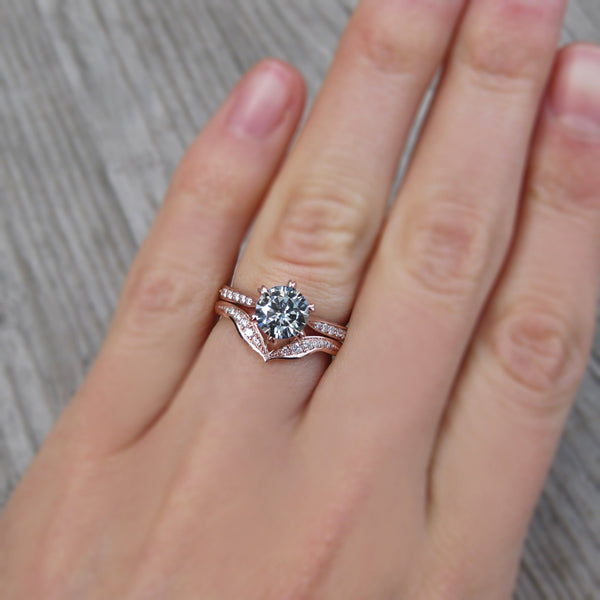 Tiffany v discount wedding band