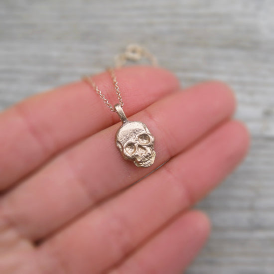 Small skull necklace outlet